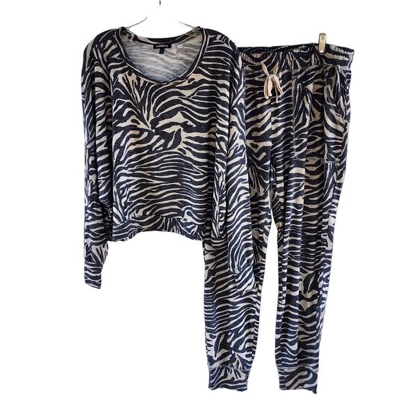 NWOT Express Cozy Gray Zebra Print Crop Top & Jogger Set L/XL Athleisure - Picture 1 of 10